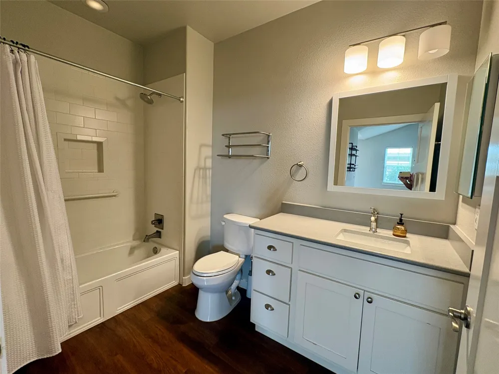 241 Rose Drive #B Dripping Springs, TX 78620