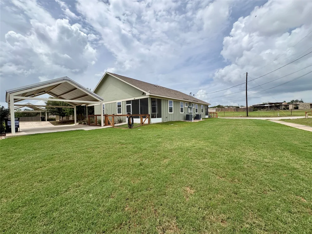 241 Rose Drive #B Dripping Springs, TX 78620