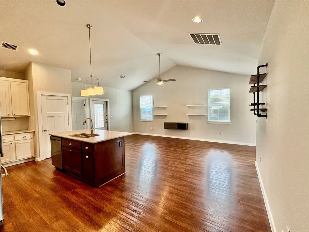 241 Rose Drive #B Dripping Springs, TX 78620