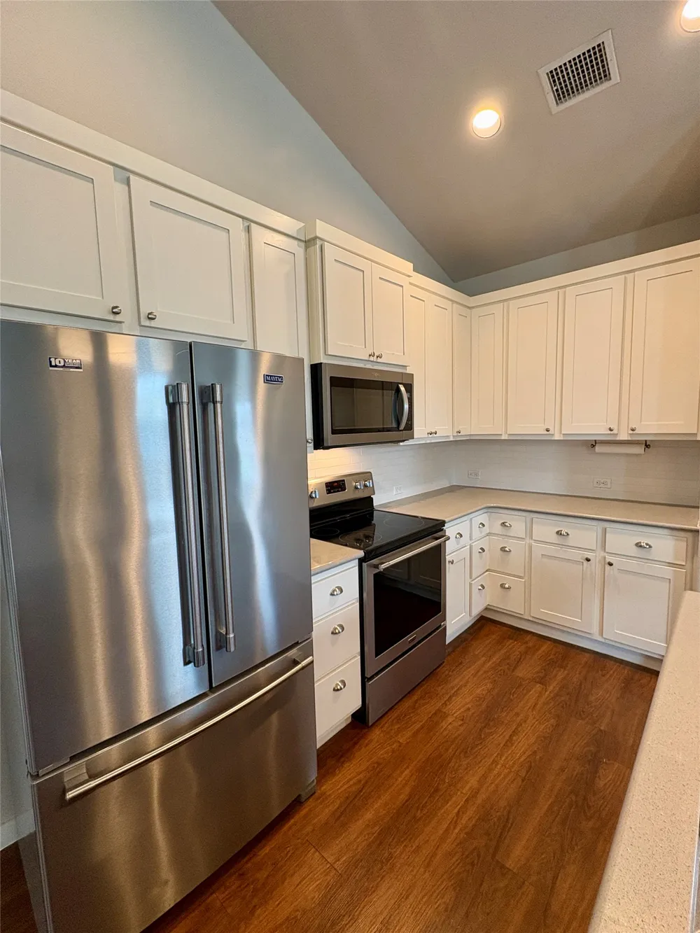 241 Rose Drive #B Dripping Springs, TX 78620