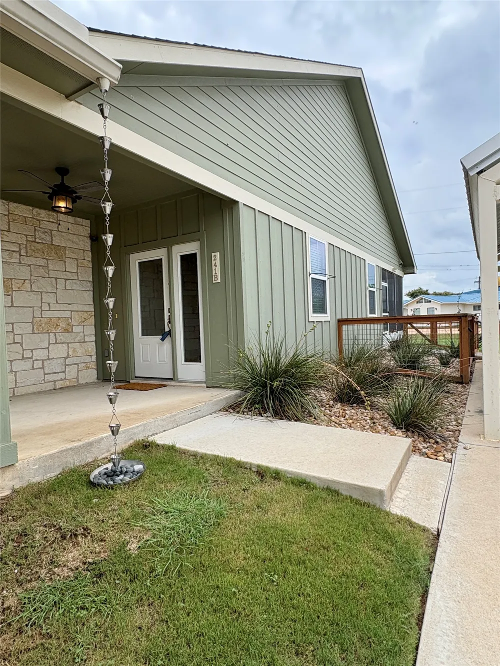 241 Rose Drive #B Dripping Springs, TX 78620