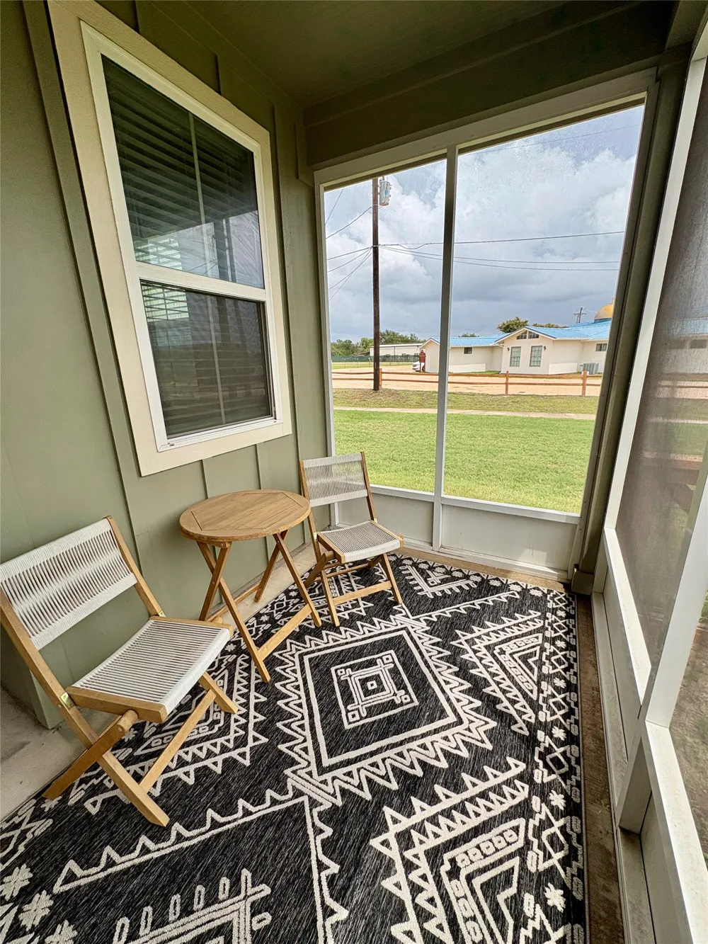 241 Rose Drive #B Dripping Springs, TX 78620