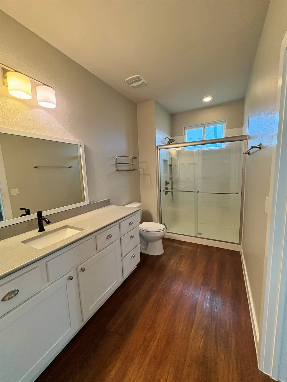 241 Rose Drive #B Dripping Springs, TX 78620