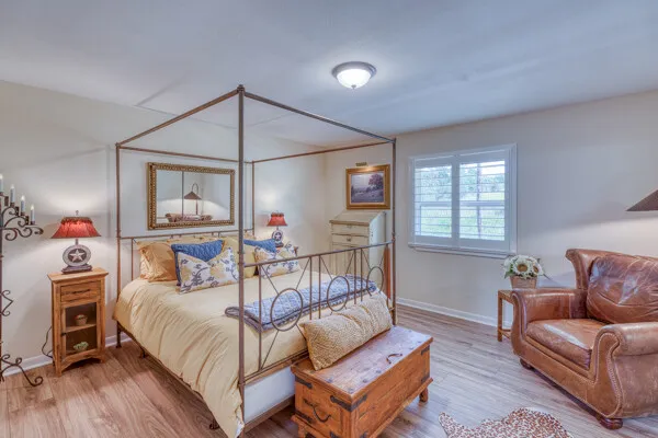 215 E McGee Trail Kingsland, TX 78639
