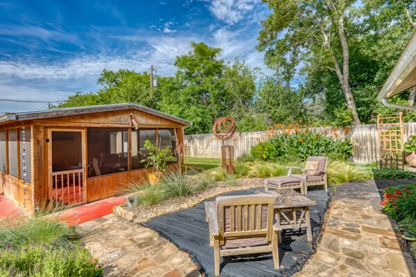 215 E McGee Trail Kingsland, TX 78639