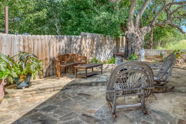 215 E McGee Trail Kingsland, TX 78639