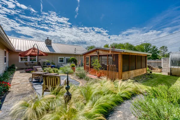215 E McGee Trail Kingsland, TX 78639