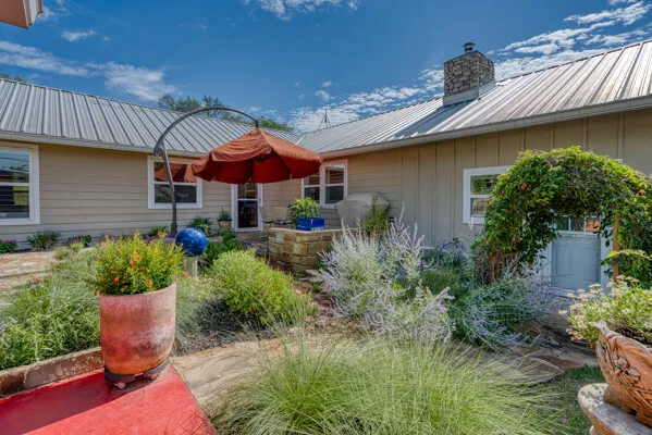 215 E McGee Trail Kingsland, TX 78639