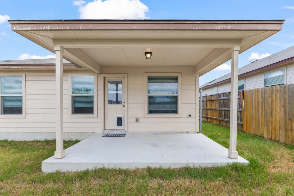 109 Midas Lane Jarrell, TX 76537
