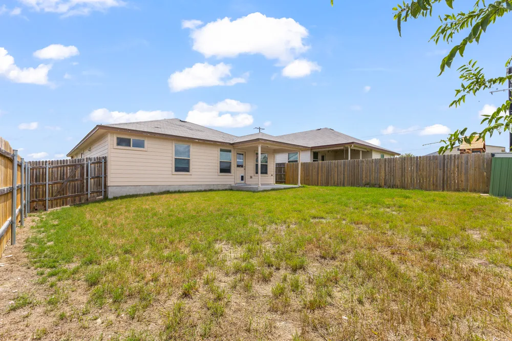 109 Midas Lane Jarrell, TX 76537