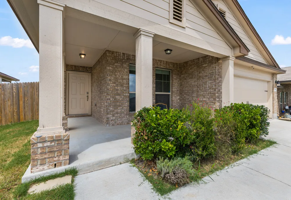 109 Midas Lane Jarrell, TX 76537