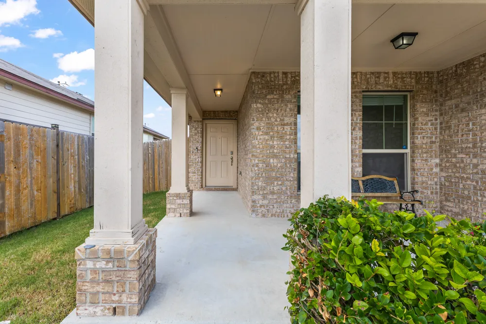 109 Midas Lane Jarrell, TX 76537