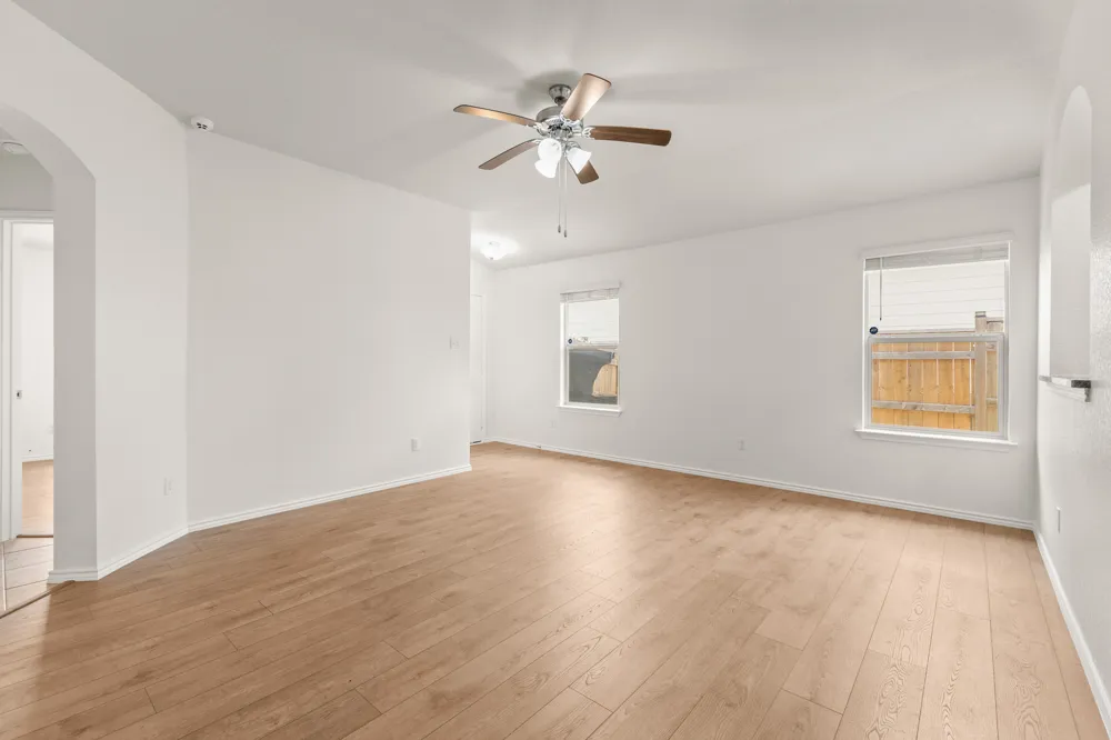 109 Midas Lane Jarrell, TX 76537