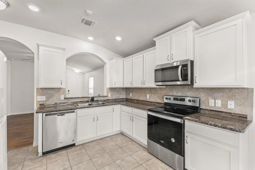 109 Midas Lane Jarrell, TX 76537