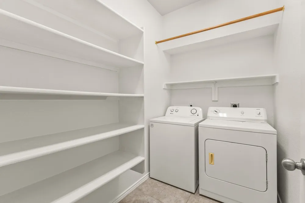 109 Midas Lane Jarrell, TX 76537