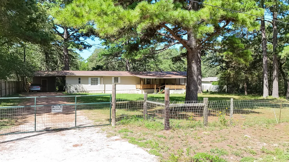 111 Old Piney Trail Paige, TX 78659