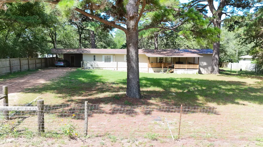 111 Old Piney Trail Paige, TX 78659