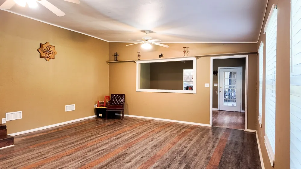 111 Old Piney Trail Paige, TX 78659