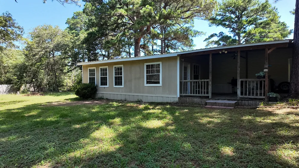 111 Old Piney Trail Paige, TX 78659