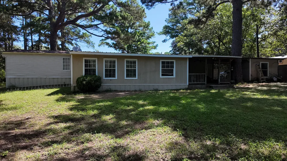 111 Old Piney Trail Paige, TX 78659