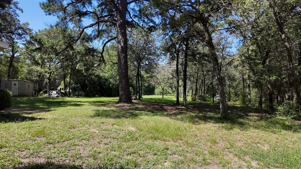 111 Old Piney Trail Paige, TX 78659
