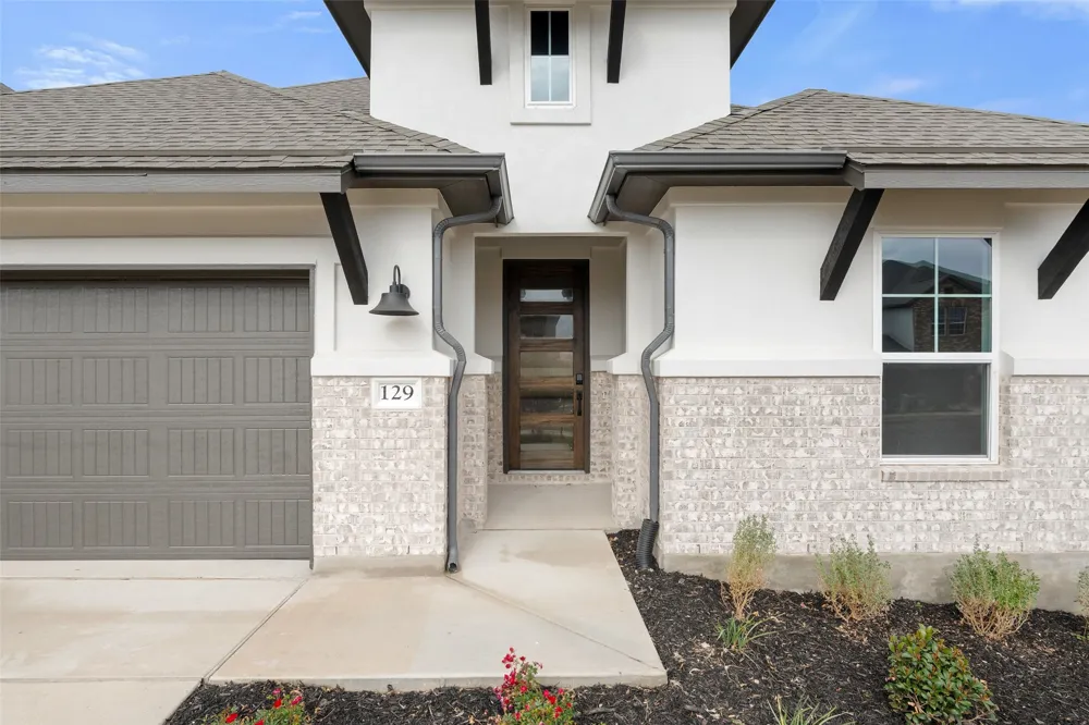 129 Old Woods Road Liberty Hill, TX 78642