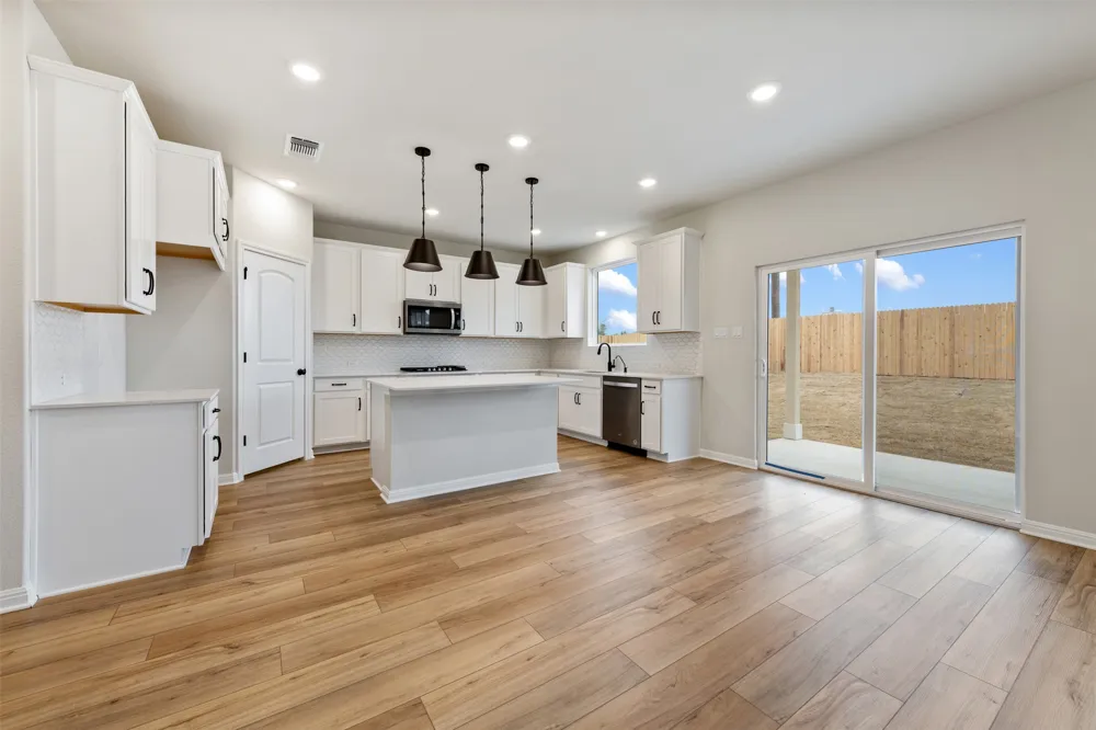 134 Arlington Park Loop Hutto, TX 78634