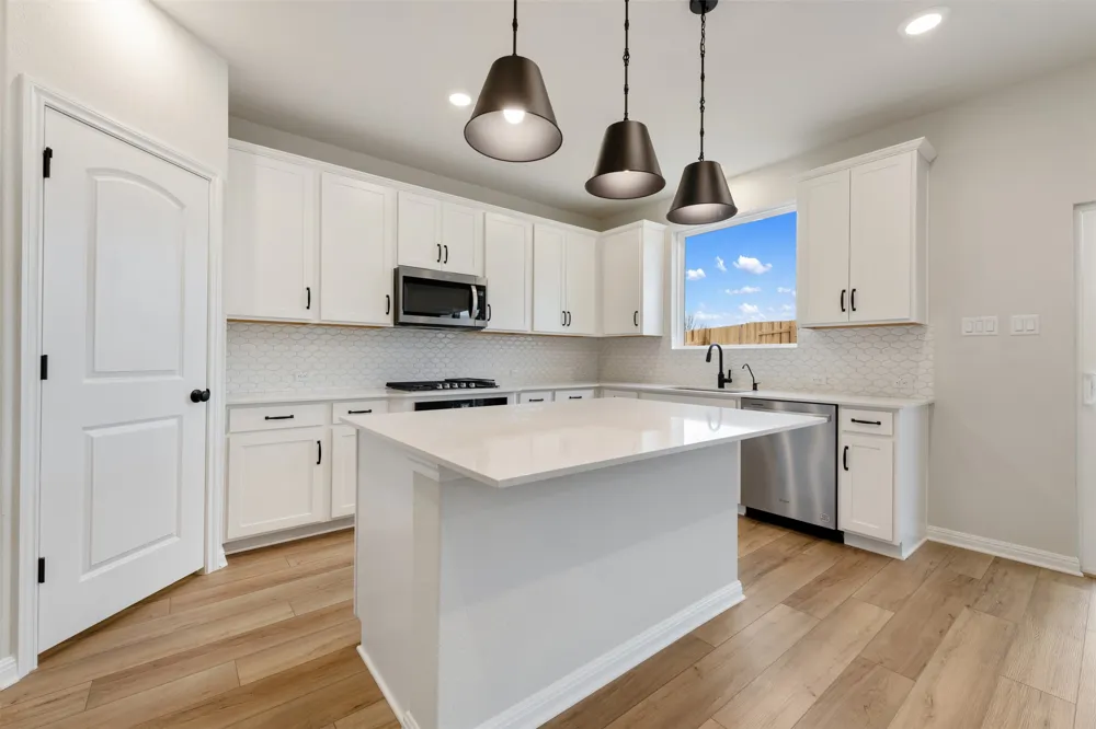 134 Arlington Park Loop Hutto, TX 78634
