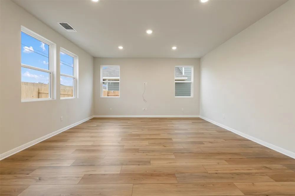 134 Arlington Park Loop Hutto, TX 78634