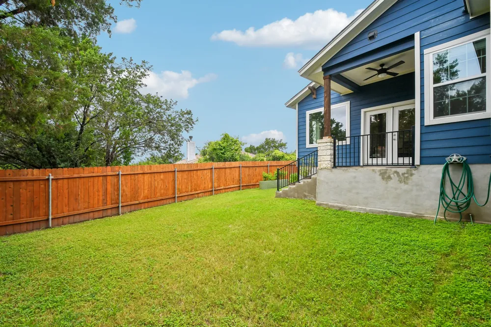 2909 Davis Cove Lago Vista, TX 78645