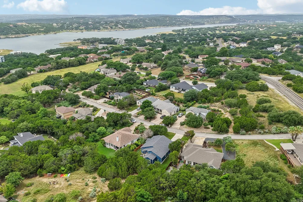 2909 Davis Cove Lago Vista, TX 78645