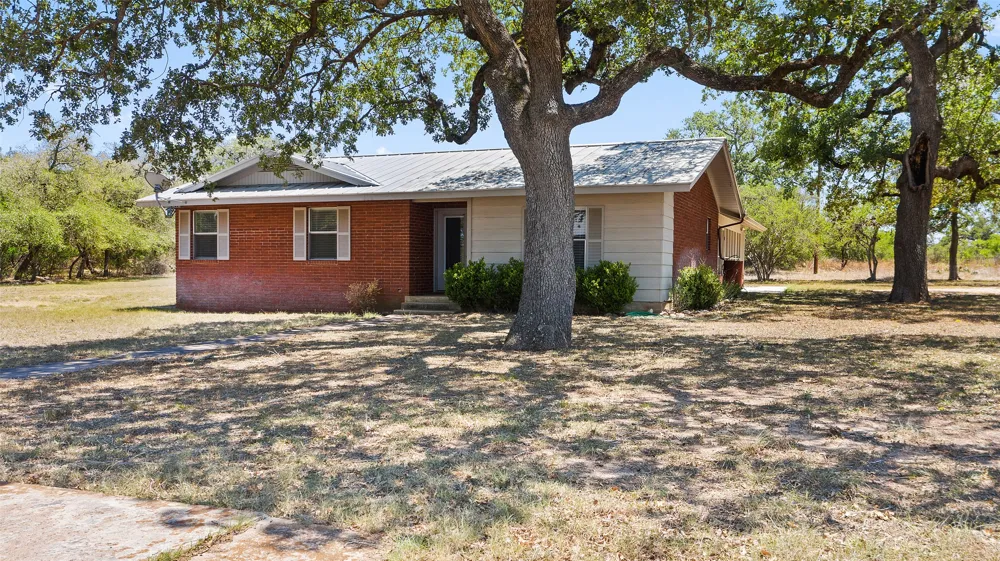 2942 Ranch Road 2766 Johnson City, TX 78636
