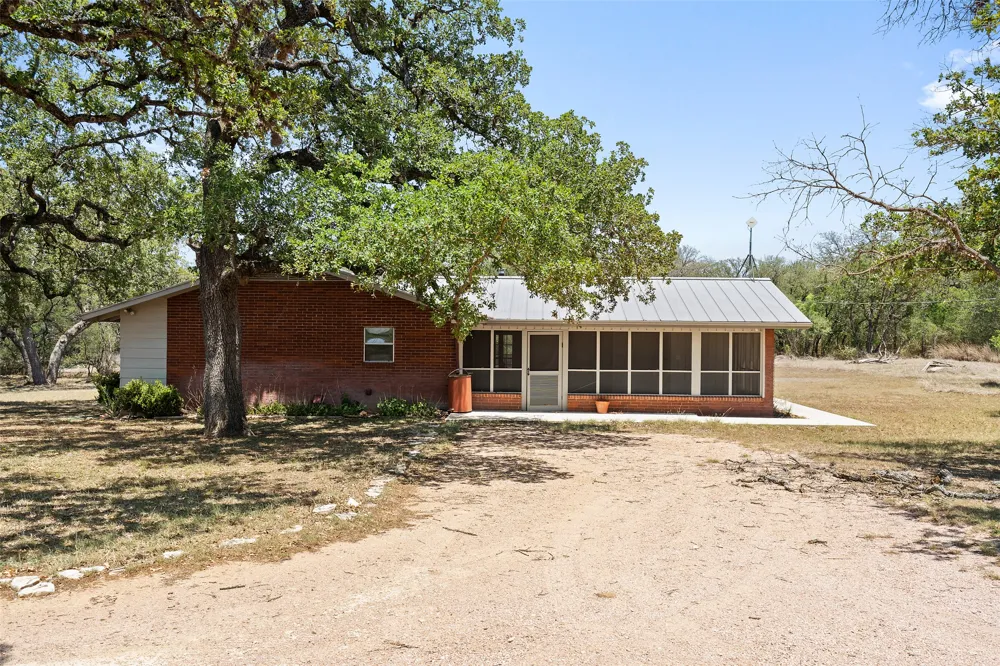 2942 Ranch Road 2766 Johnson City, TX 78636