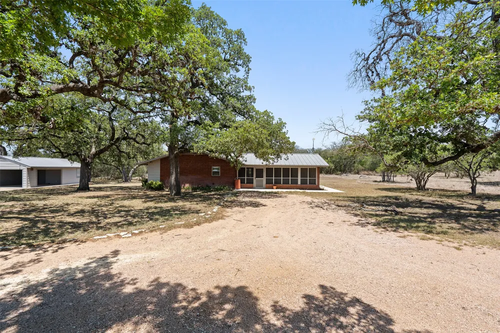 2942 Ranch Road 2766 Johnson City, TX 78636
