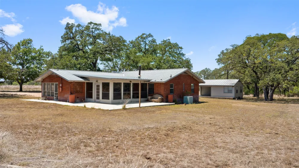 2942 Ranch Road 2766 Johnson City, TX 78636