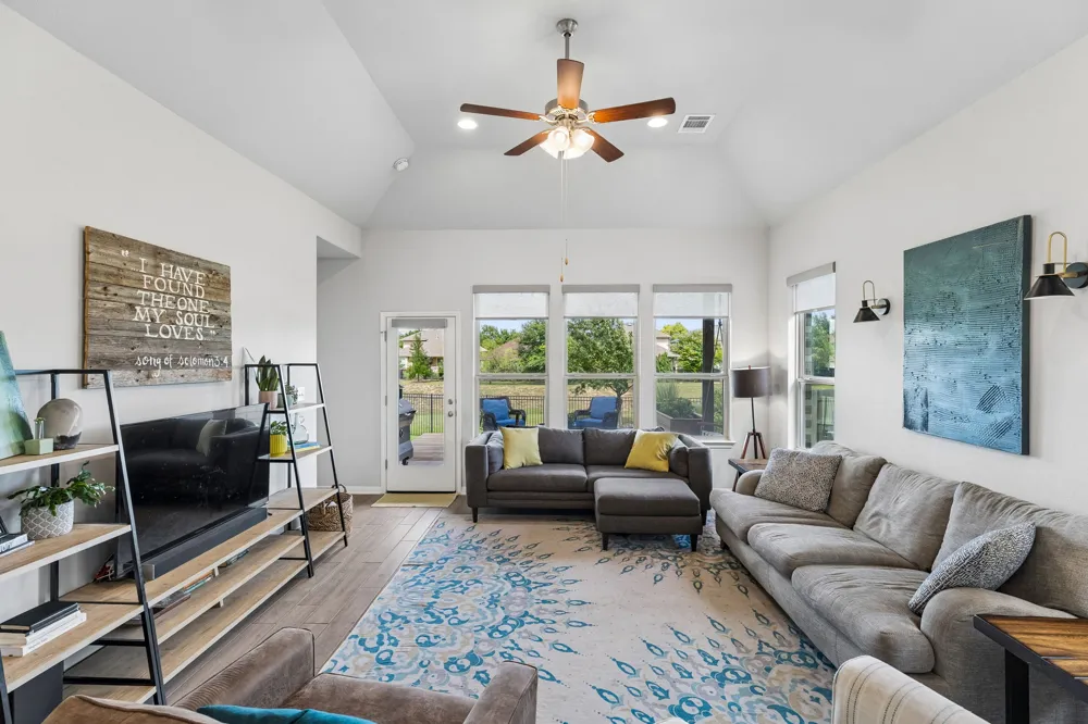 334 Blue Oak Boulevard San Marcos, TX 78666