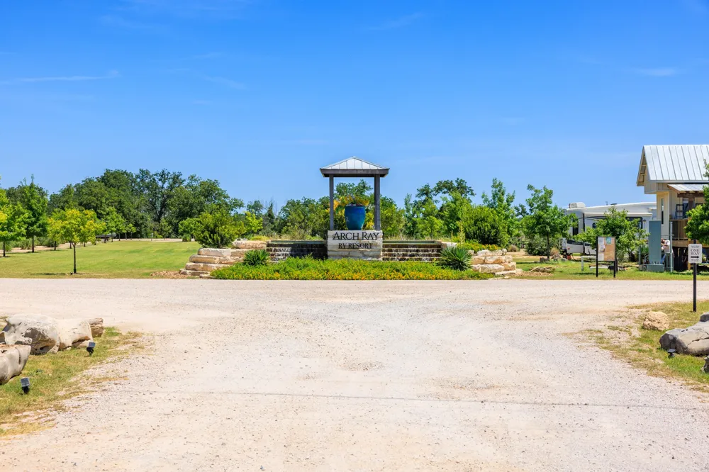 4584 E 290 #304R Fredericksburg, TX 78624