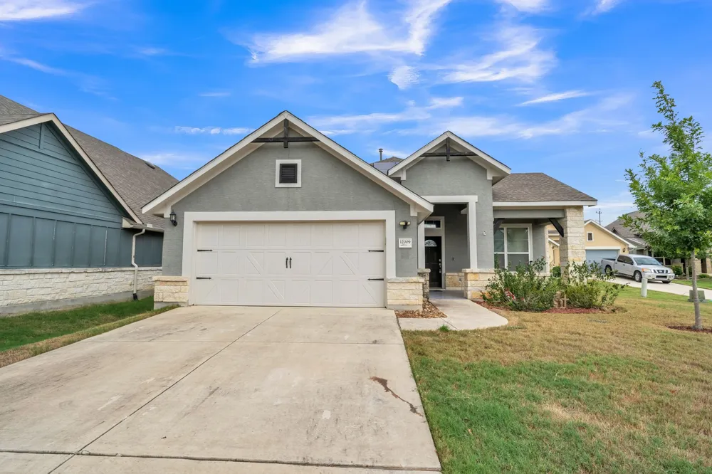 12009 Vignette Schertz, TX 78154