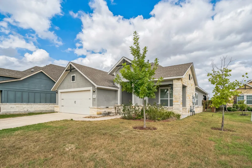 12009 Vignette Schertz, TX 78154