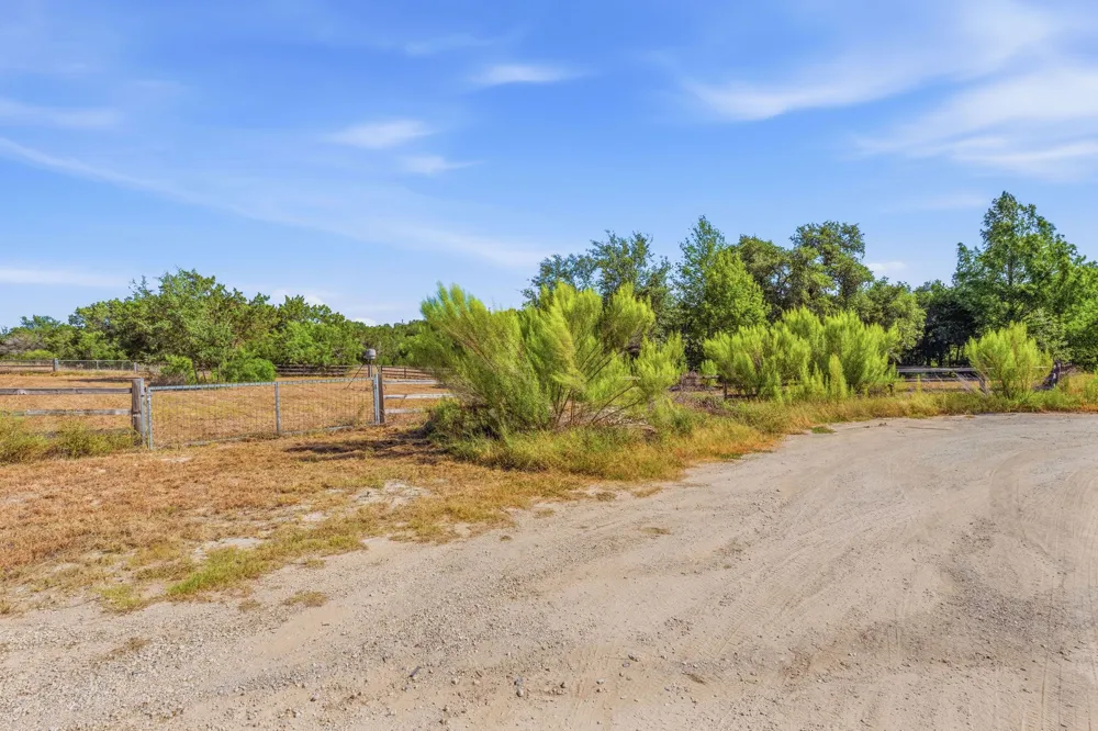 10400 Lake Park Drive Dripping Springs, TX 78620