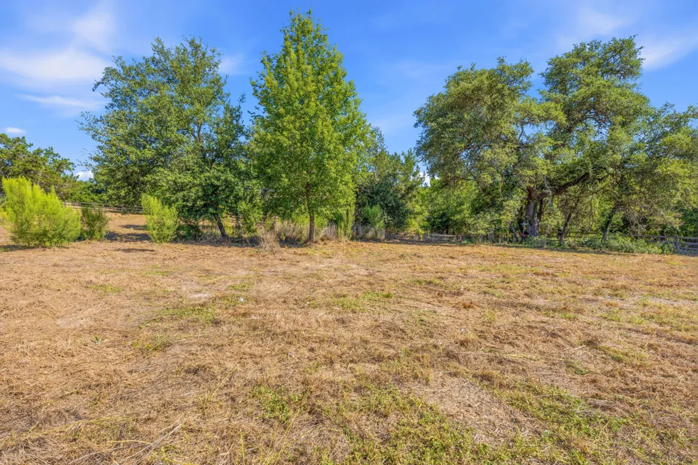 10400 Lake Park Drive Dripping Springs, TX 78620