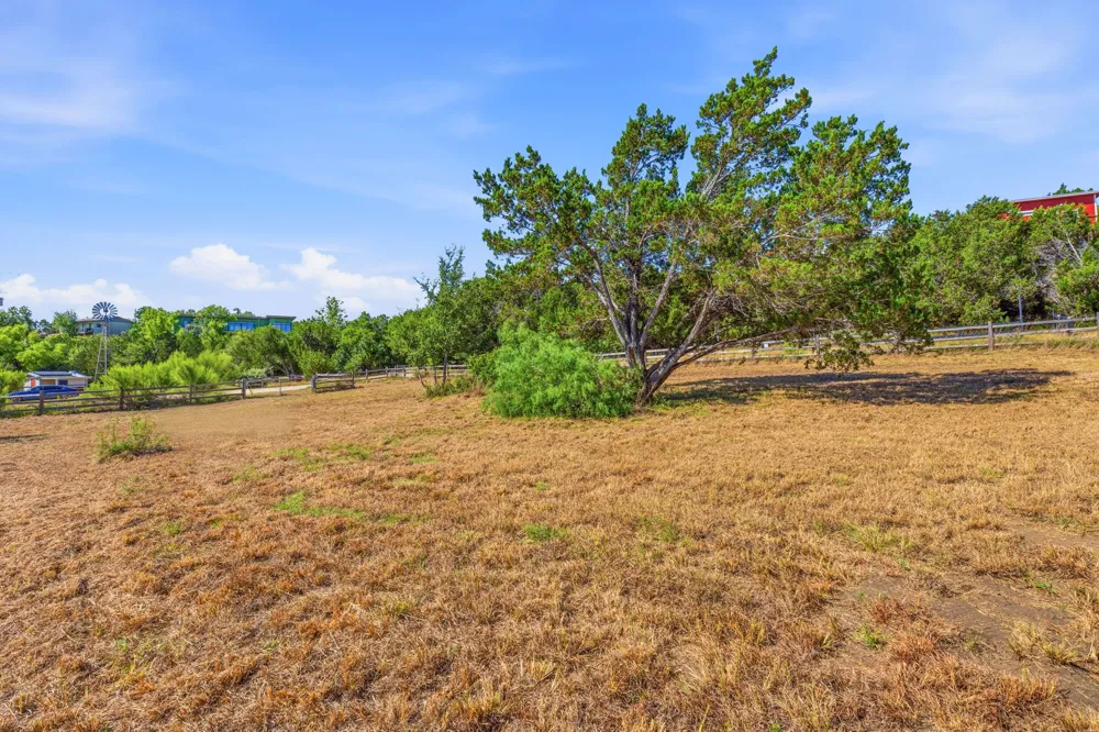 10400 Lake Park Drive Dripping Springs, TX 78620