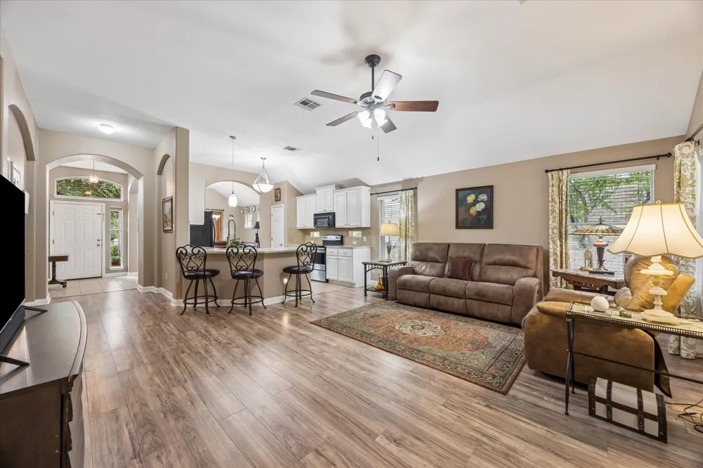 230 Middle Creek Creek Buda, TX 78610