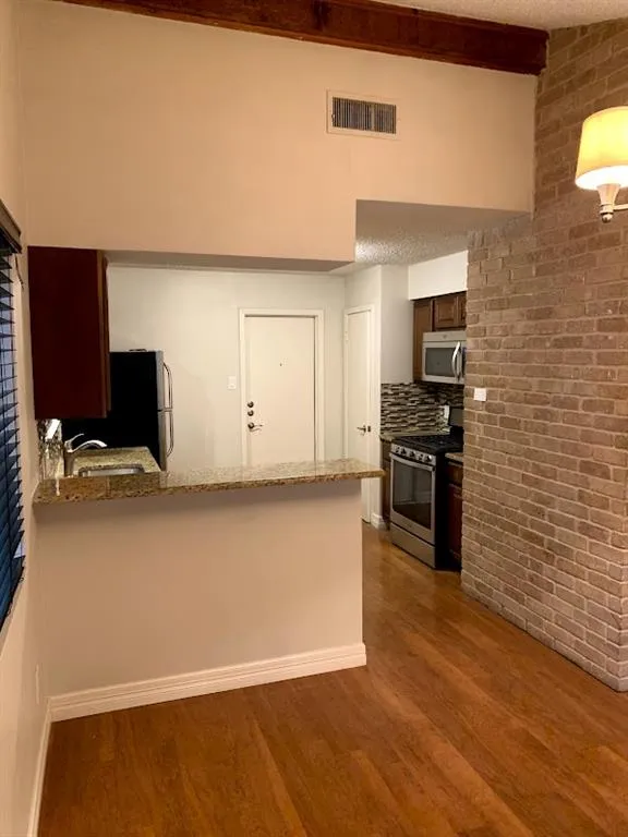704 Chestnut Crossing Cedar Park, TX 78613