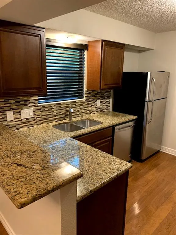 704 Chestnut Crossing Cedar Park, TX 78613