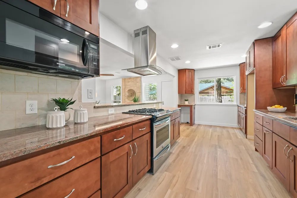 2704 Jorwoods Drive Austin, TX 78745