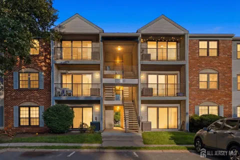 407 Lancaster Court