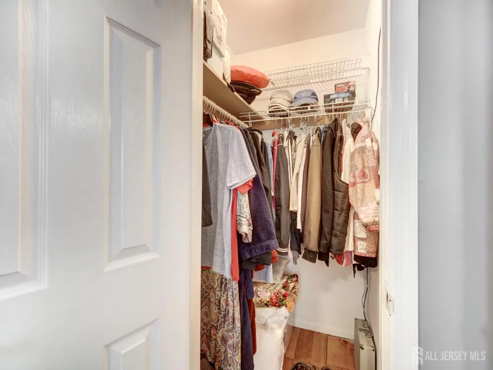 60 S Cliff Road S Colonia, NJ 07067