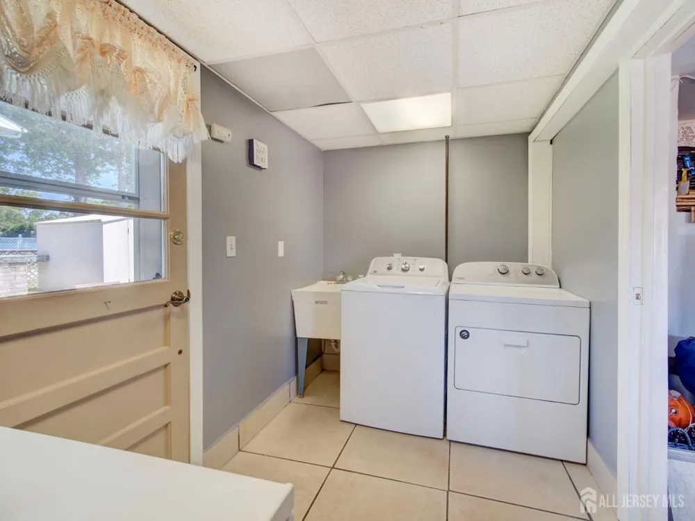 60 S Cliff Road S Colonia, NJ 07067