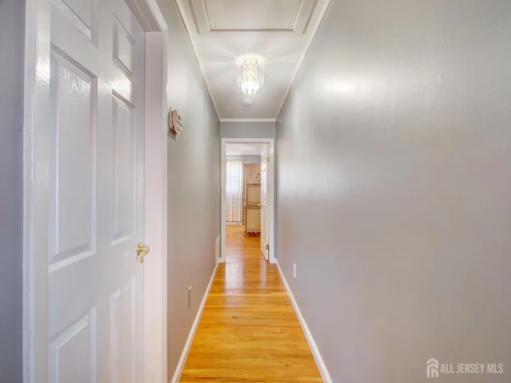 60 S Cliff Road S Colonia, NJ 07067